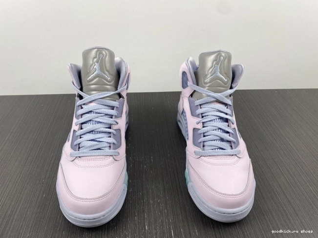 5 DV0562-600 Easter Jordan Air 0815